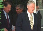 President Clinton wears tie Monica Lewinsky gave him