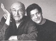 Brendan junto al fotgrafo que hizo las fotos para la revista