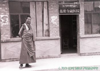 bwahwensungmonks1.jpg