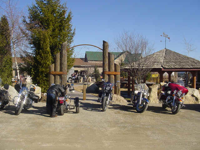 FB2005 043.jpg (155845 bytes)