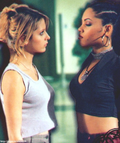 Buffy & Kendra (6)