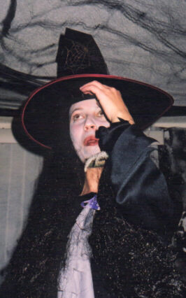 hallow2kd.jpg (26014 bytes)