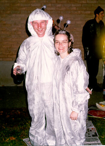 hallow99a6.JPG (34720 bytes)