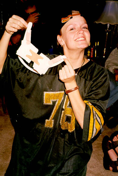 hallow99a8.JPG (43865 bytes)