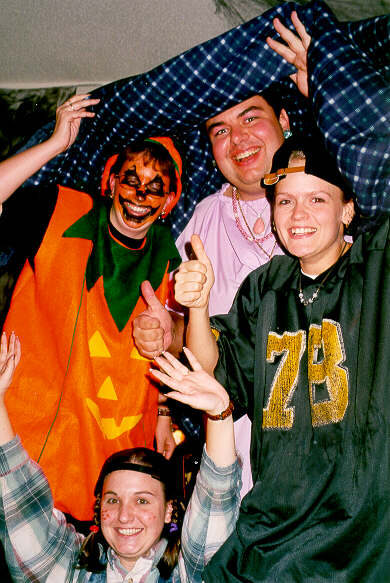 hallow99a9.JPG (58604 bytes)