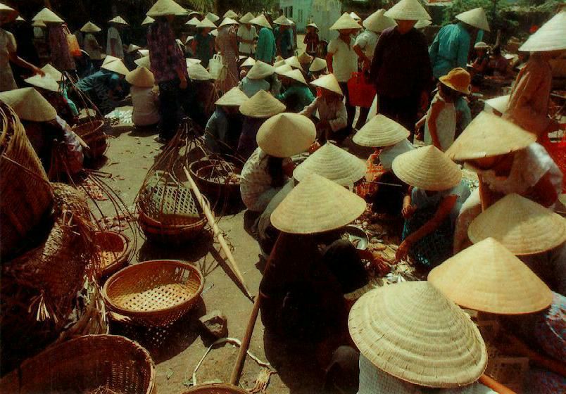 Black Market Mong Cai Halong Bay