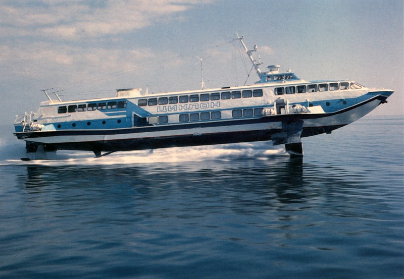 Tau Mong Cai Halong Bay v.v.