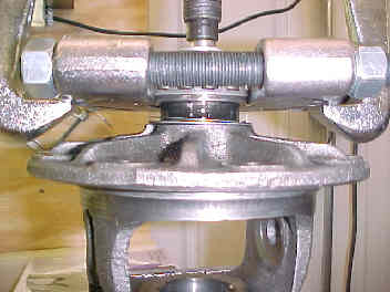 gear puller in vise w/wrench