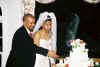 Reception - Cutting Cake.jpg (65295 bytes)