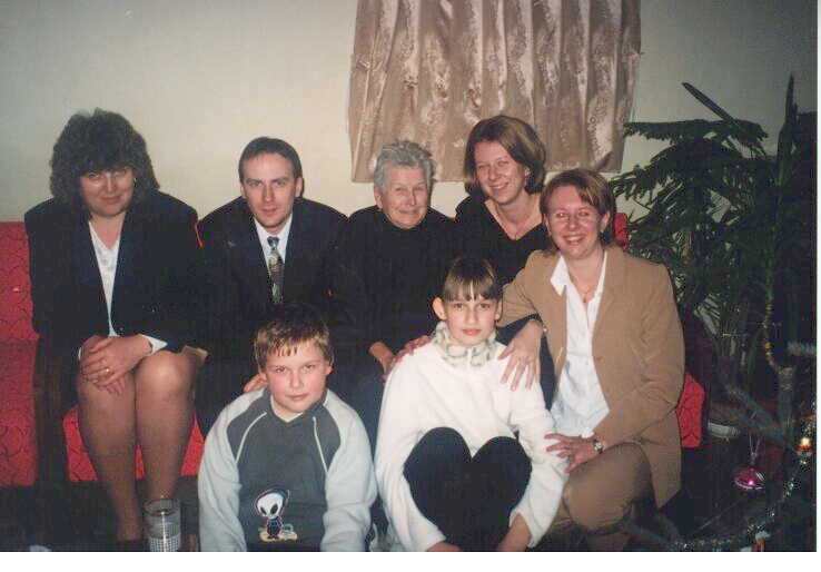 Upper line: (from left) Zsuzsi (cousin), Tomi (Cousin), Grandma, Me, Helga (sister)/ Lower line: P�ter and D�ri (Zsuzsi's children)
