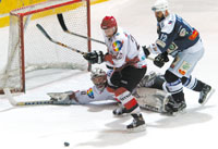 Frankie against Jesenice defenders