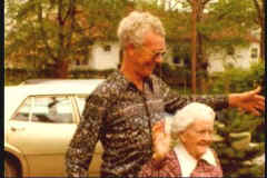 dad-HISMOM.jpg (27436 bytes)