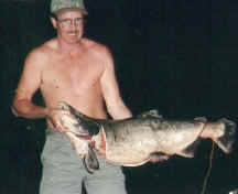 ken-blansit-1997 35-pound salmon.jpg (163301 bytes)