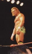 Billy Gunn posando