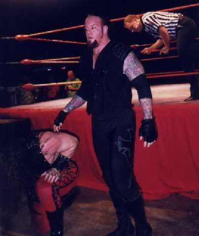 Undertaker over Kane in Ponce.