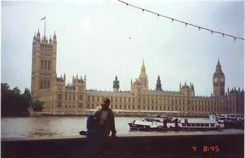 la2.jpg (19881 bytes)