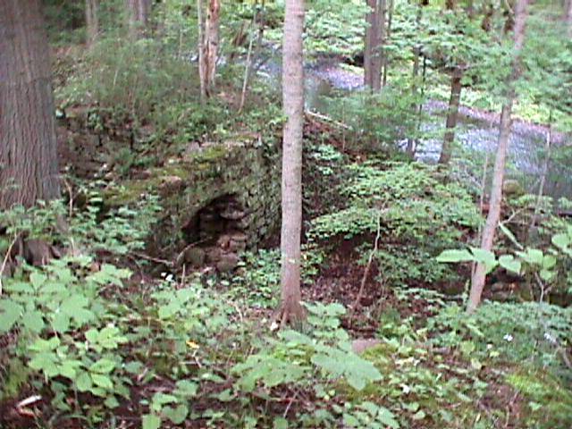 Building4.jpg (75760 bytes)