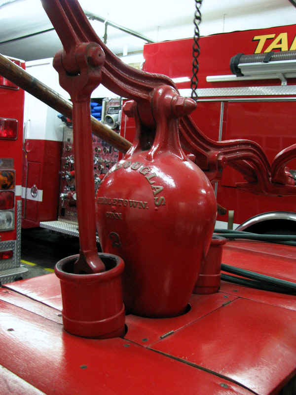 Douglas13.jpg (167060 bytes)