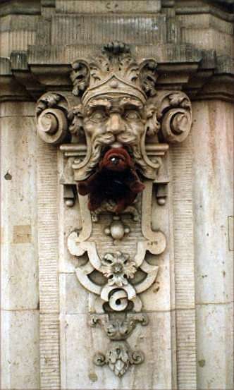 aaaarggghh ! leggo, you silly gargoyle!