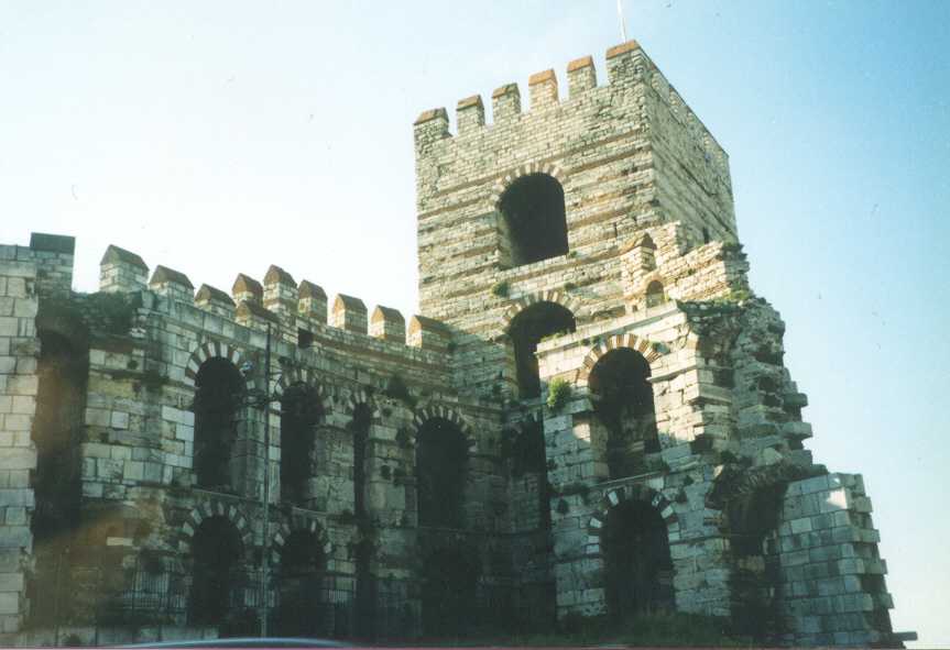 Thanks to Peter Raftos I can provided this picture of the tower compex at the junction of the Sea and Land walls.