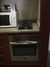 TLAsuitekitchen2.jpg (11603 bytes)