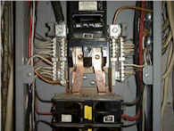 Electrical panel.TIF (86370 bytes)