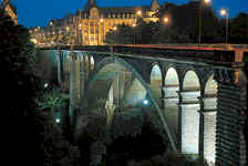 wpe28.jpg (6033 bytes)